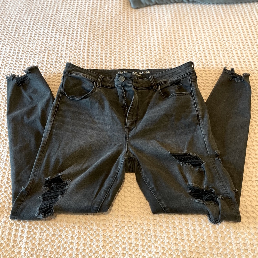 American Eagle High-Waisted Cropped Jeans